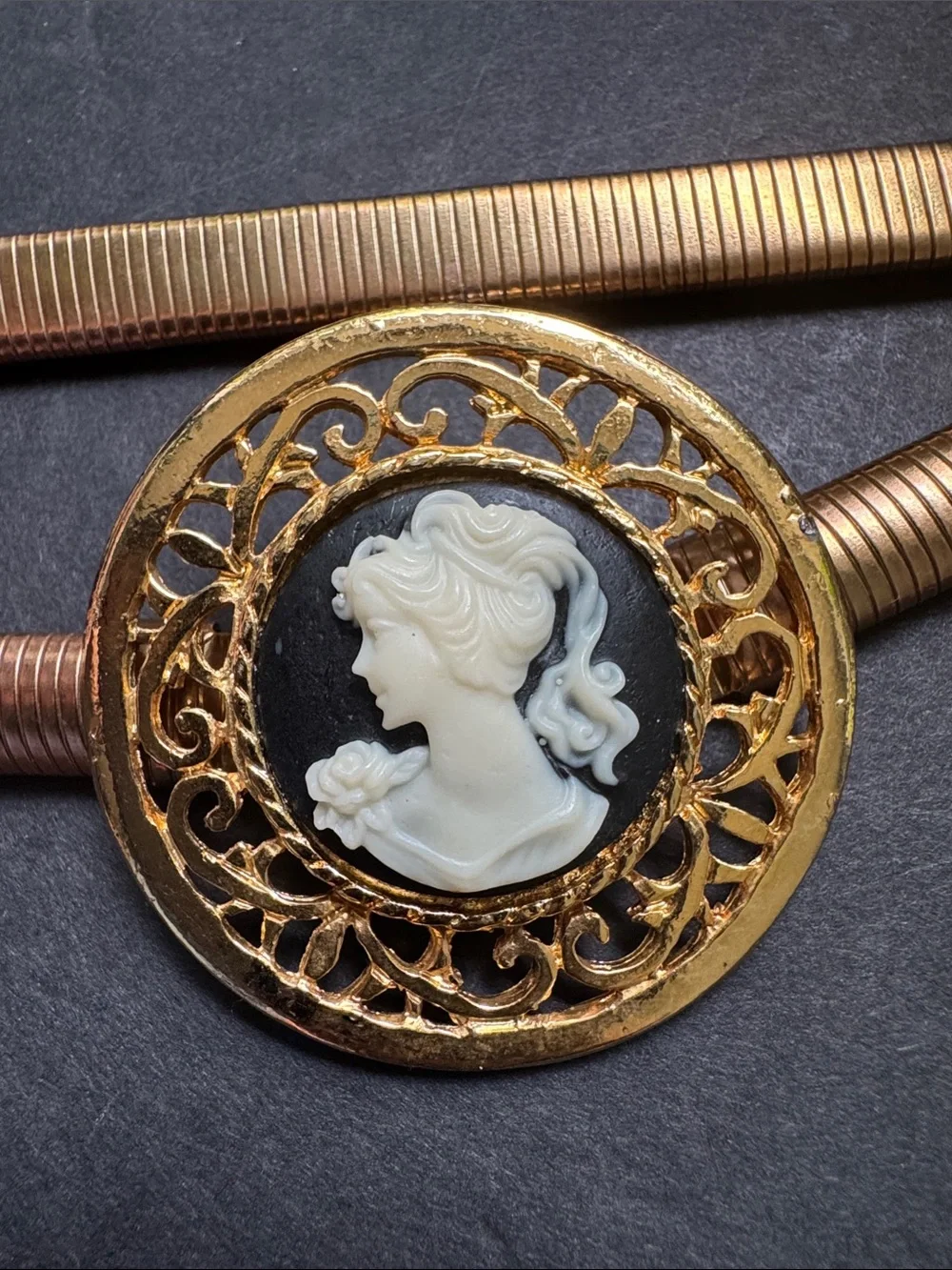Vintage Cameo Gold Stretch Snake Belt